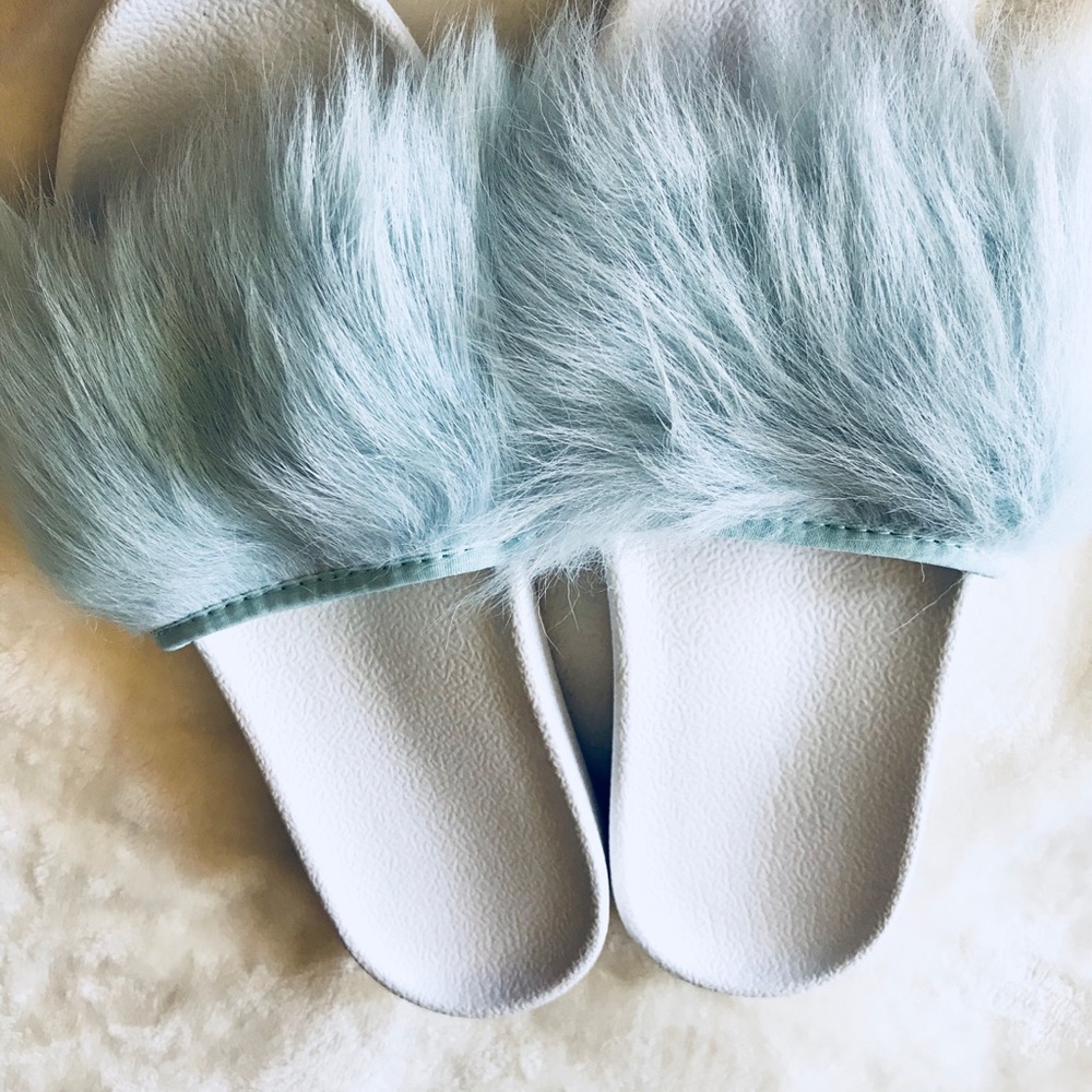 Ugg slides - Picture 3 of 5
